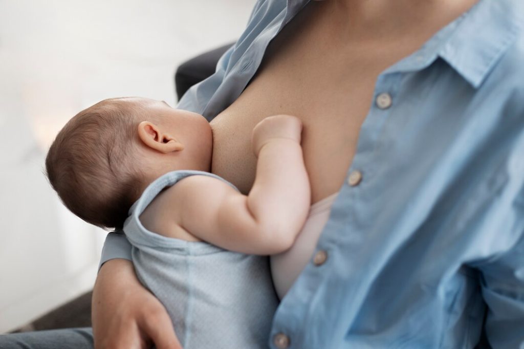 Breastfeeding Tips for First-Time Moms During the First 6 Weeks